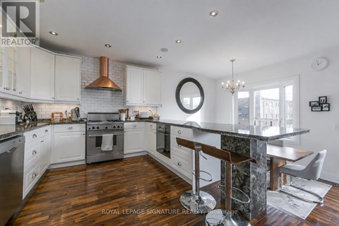 15 BATTENBERG AVENUE 3 Beds Apartment for Rent