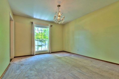 1549 Eastwood Drive 5 Beds Apartment for Rent