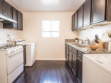 1193 West 36Th Place 3 Beds Apartment for Rent