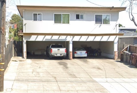 2122 High St Studio Apartment for Rent