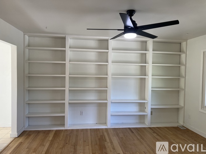 1423 East Dunstan Drive 4 Beds Single Family Home for Rent - Photo gallery 4