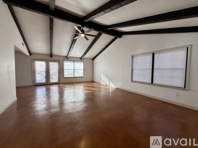 2003 Cenwood Drive 3 Beds Single Family Home for Rent - Photo gallery 2