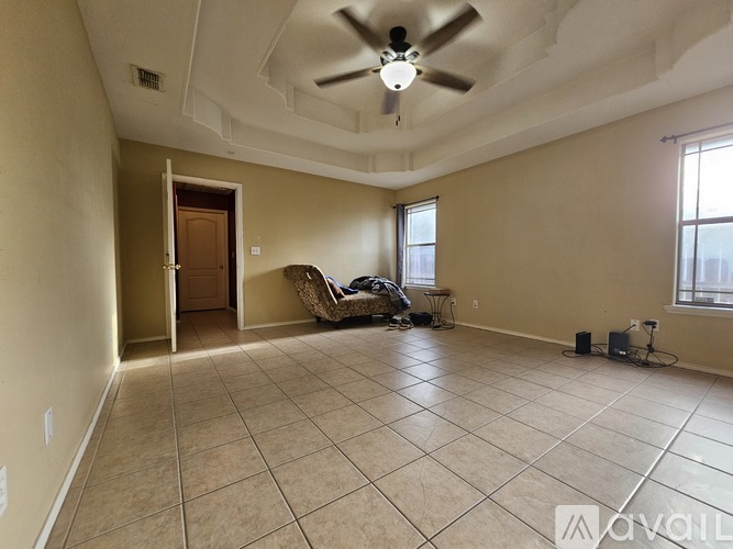 422 West 12th Street 3 Beds Single Family Home for Rent - Photo gallery 1
