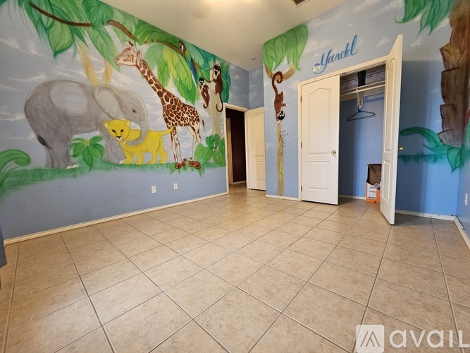 422 West 12th Street 3 Beds Single Family Home for Rent - Photo gallery 3
