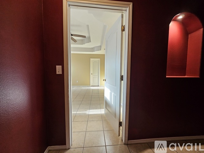422 West 12th Street 3 Beds Single Family Home for Rent - Photo gallery 5