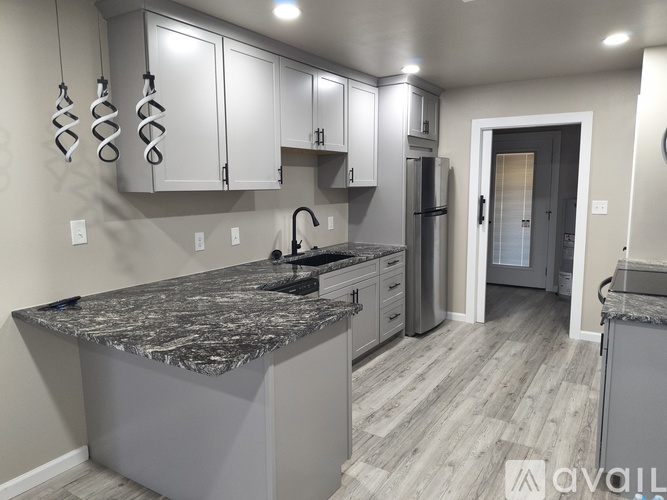 8111 Wilkens Lane 3 Beds Townhouse for Rent - Photo gallery 2