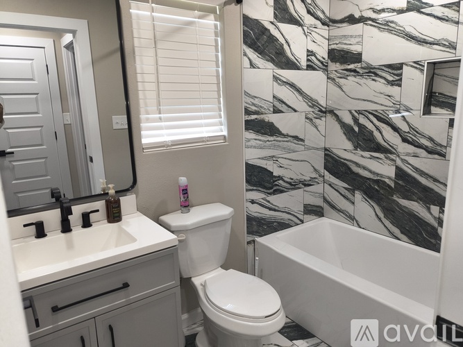 8111 Wilkens Lane 3 Beds Townhouse for Rent - Photo gallery 5
