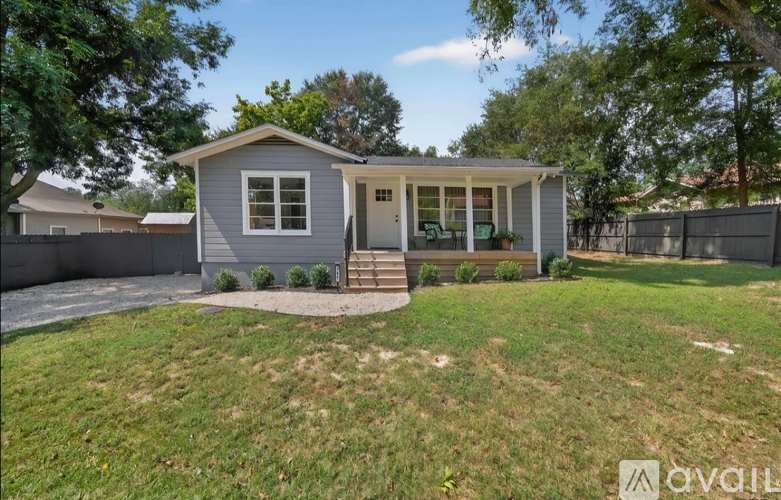 105 Holcomb Street 2 Beds Single Family Home for Rent - Photo gallery 1