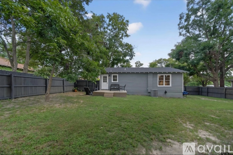 105 Holcomb Street 2 Beds Single Family Home for Rent - Photo gallery 3