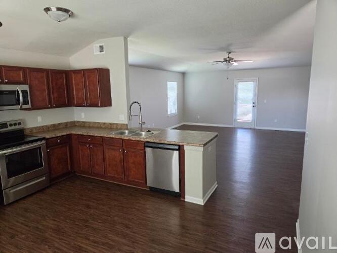 17195 Pratt St 4 Beds Single Family Home for Rent - Photo gallery 4