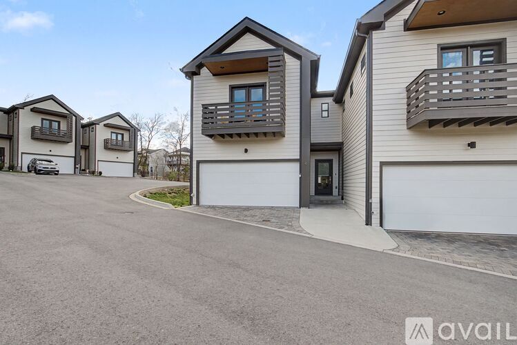206 Ben Allen Road, Unit 4 3 Beds Single Family Home for Rent - Photo gallery 2