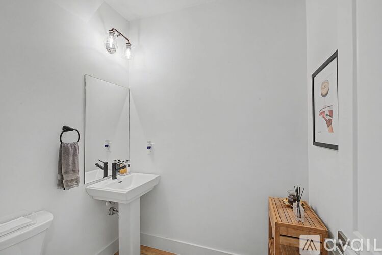 206 Ben Allen Road, Unit 4 3 Beds Single Family Home for Rent - Photo gallery 5
