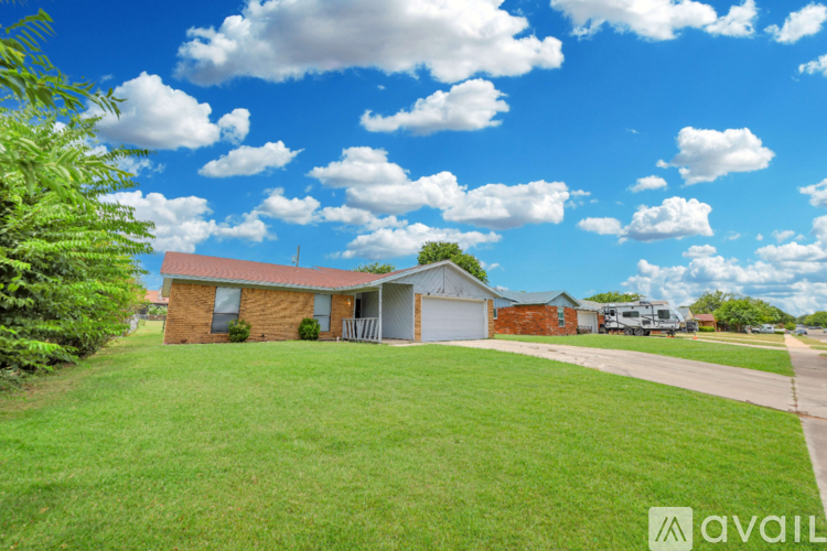 1709 Moonlight Dr 3 Beds Single Family Home for Rent - Photo gallery 2