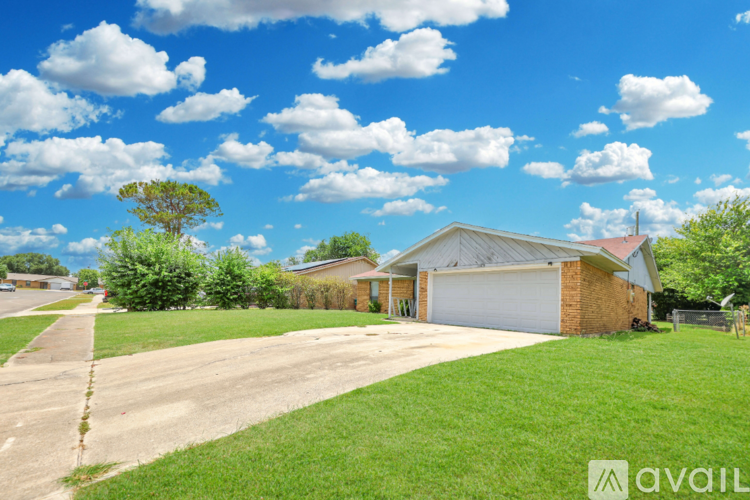 1709 Moonlight Dr 3 Beds Single Family Home for Rent - Photo gallery 3