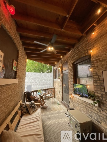 3953 West Waveland Avenue 2 Beds Single Family Home for Rent - Photo gallery 2