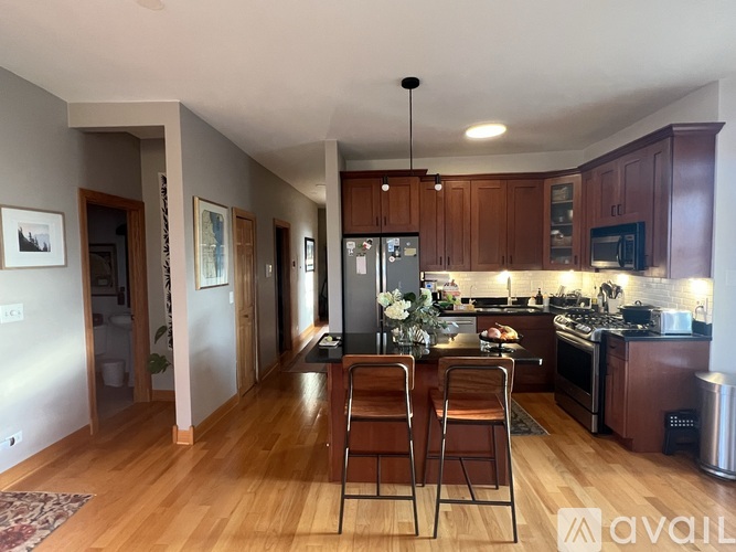 3953 West Waveland Avenue 2 Beds Single Family Home for Rent - Photo gallery 4