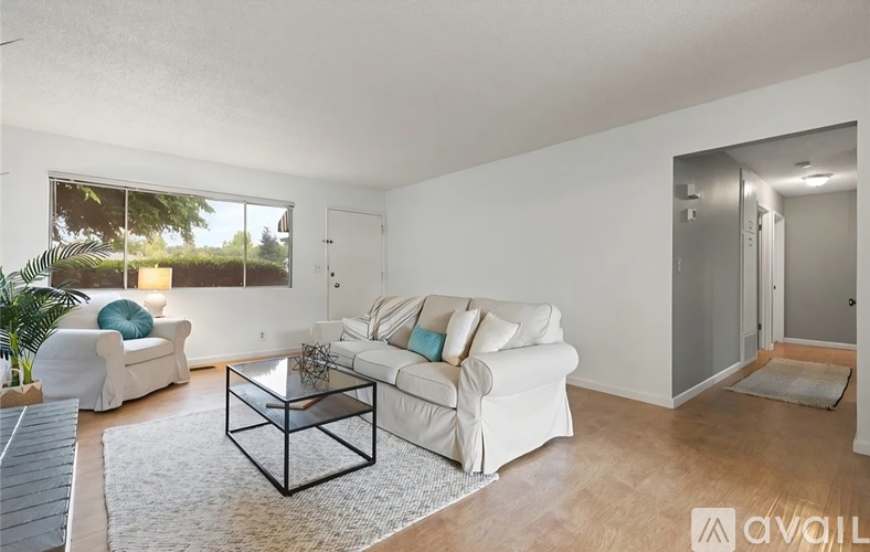6 Plaza Way 3 Beds Single Family Home for Rent - Photo gallery 3