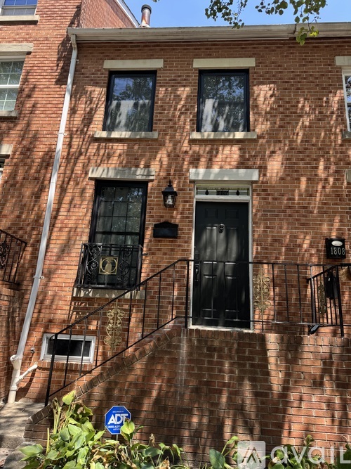 1806 E Fairmount Ave 2 Beds Townhouse for Rent - Photo gallery 1