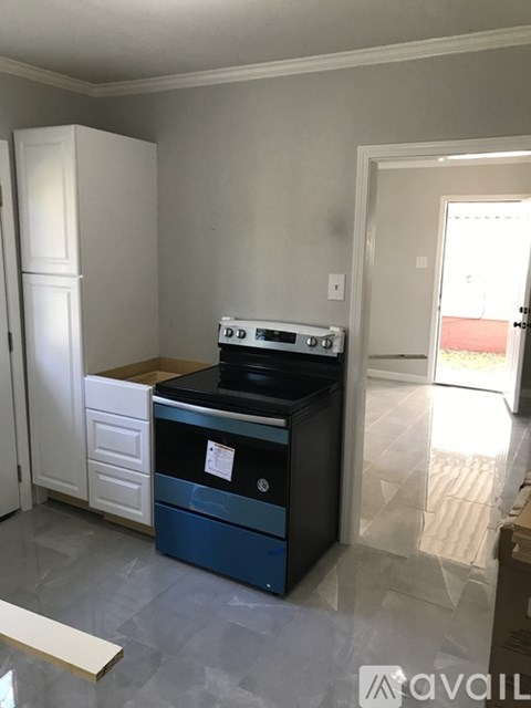 835 Crestwood Avenue Northwest 2 Beds Apartment for Rent