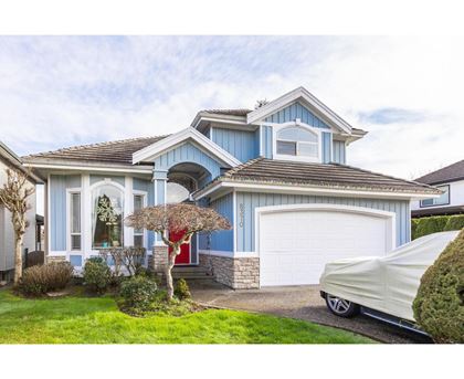 8370 168A STREET 4 Beds House for Rent - Photo gallery 2