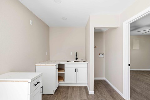 1103 ½ W Avenue J10 1 Apartment for Rent
