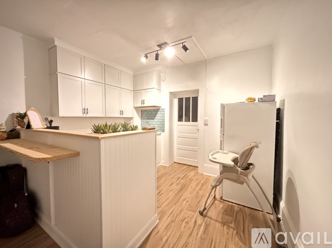 106 Main Street West 2 Beds Apartment for Rent - Photo gallery 2