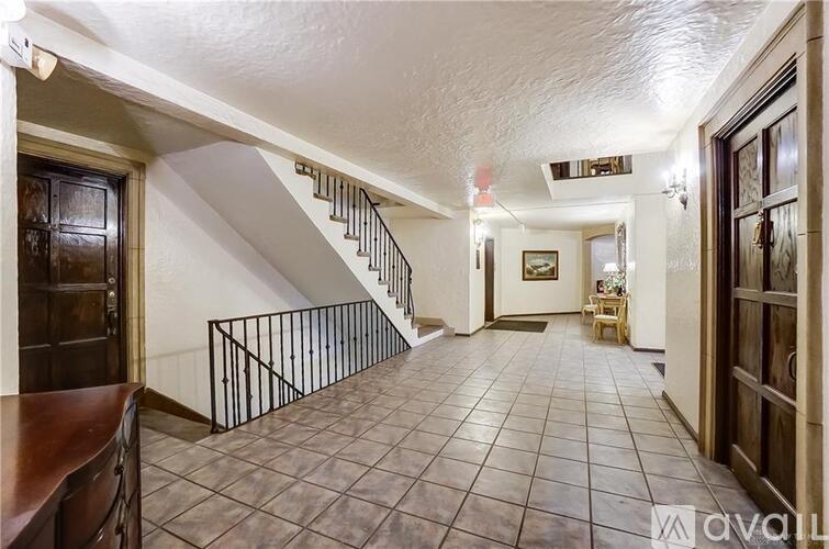 1211 Far Hills Ave 1 Single Family Home for Rent - Photo gallery 3