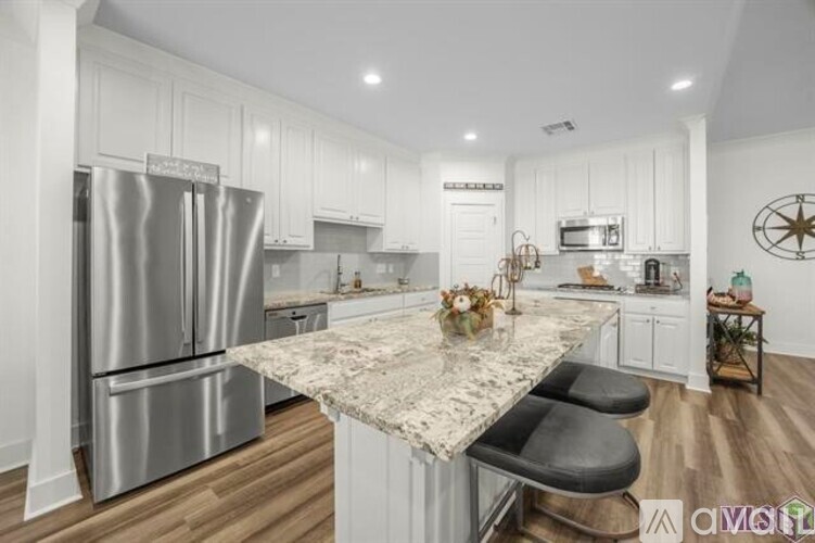 8935 Stonecroft Avenue 3 Beds Single Family Home for Rent - Photo gallery 3