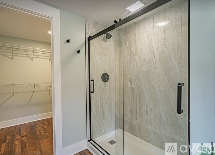 303 E 7th St 3 Beds Single Family Home for Rent - Photo gallery 5