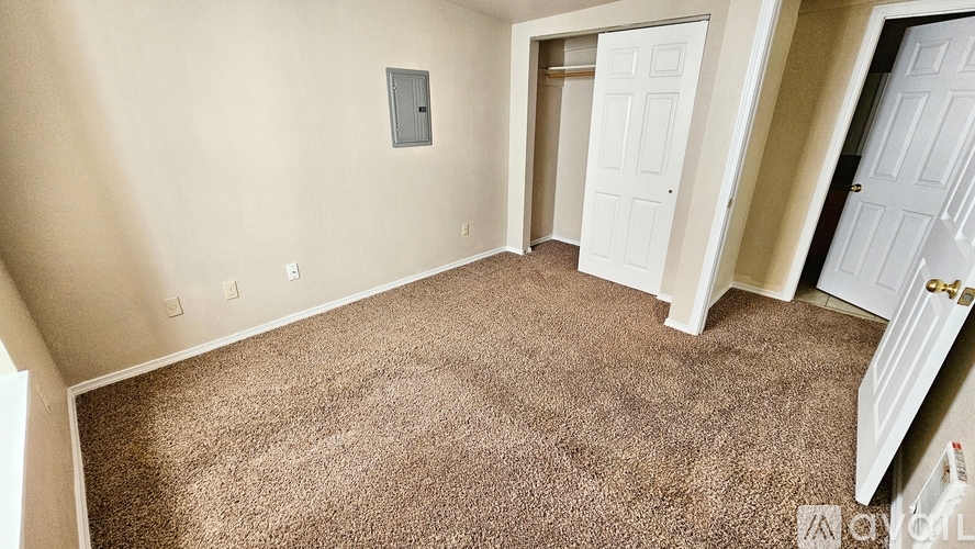 228 West Riverside Avenue 2 Beds Apartment for Rent - Photo gallery 1