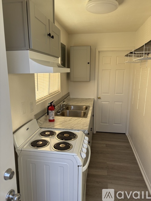 525 Lakeview Drive Studio Single Family Home for Rent - Photo gallery 2