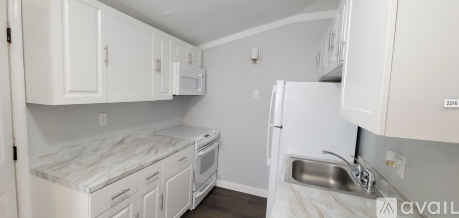 2516 10th Ave S 3 Beds Single Family Home for Rent - Photo gallery 2