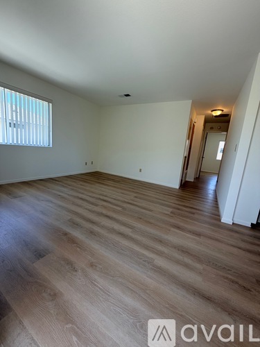 214 S West St 2 Beds Apartment for Rent - Photo gallery 1