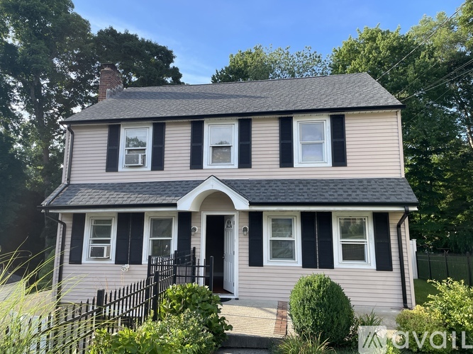 49 Nichols Avenue 4 Beds Single Family Home for Rent - Photo gallery 1