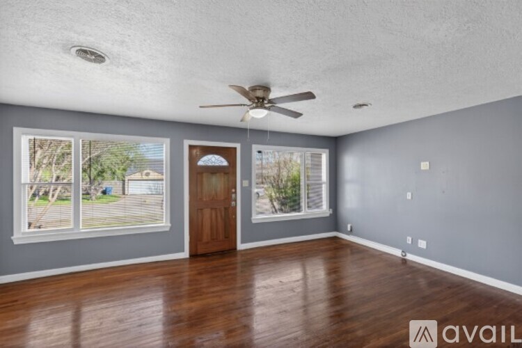 3223 Topeka St 3 Beds Single Family Home for Rent - Photo gallery 5