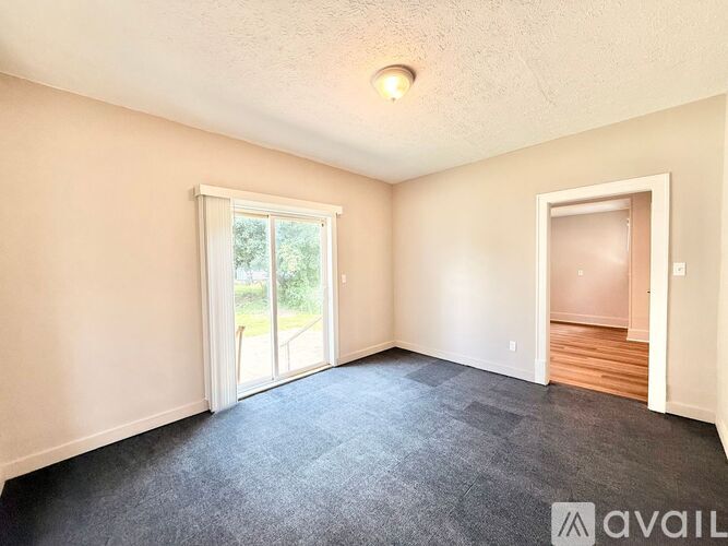 2202 Brownlee Ave NE 3 Beds Single Family Home for Rent - Photo gallery 4