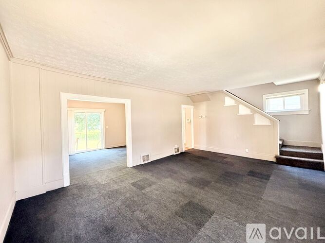 2202 Brownlee Ave NE 3 Beds Single Family Home for Rent - Photo gallery 5