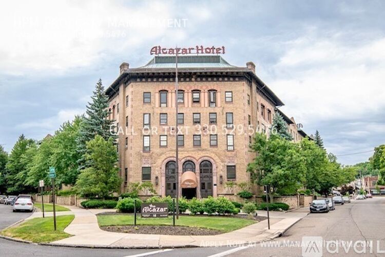 2450 Derbyshire Rd 1 Apartment for Rent - Photo gallery 1