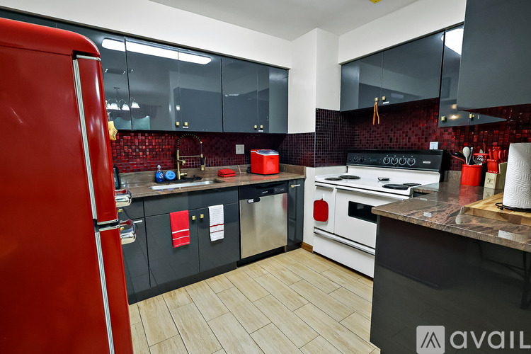 300 Tulip Lane 3 Beds Single Family Home for Rent - Photo gallery 4