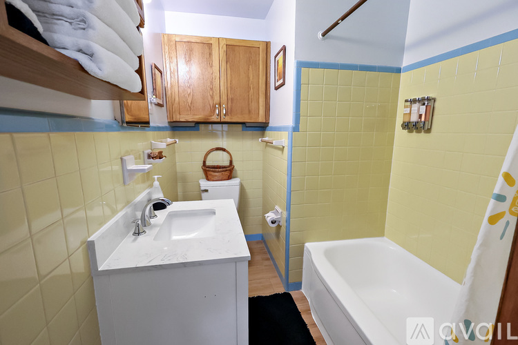 300 Tulip Lane 3 Beds Single Family Home for Rent - Photo gallery 5