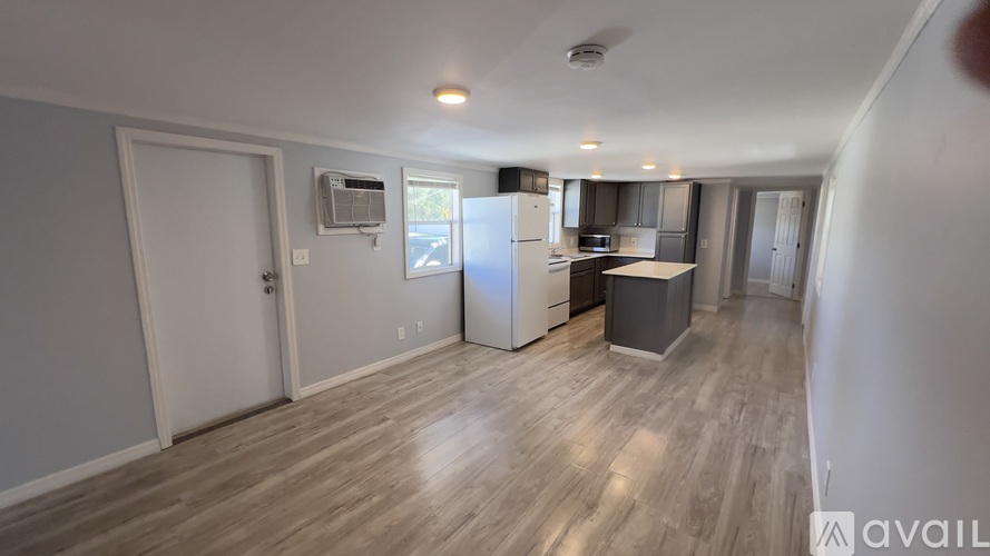 2201 South U.S. Highway 41 2 Beds Single Family Home for Rent - Photo gallery 1
