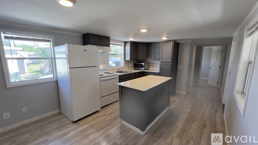 2201 South U.S. Highway 41 2 Beds Single Family Home for Rent - Photo gallery 5