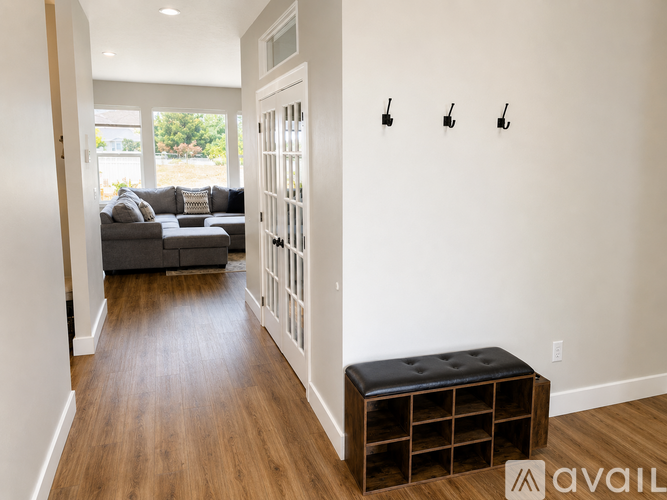 341 South 680 West 3 Beds Single Family Home for Rent - Photo gallery 2