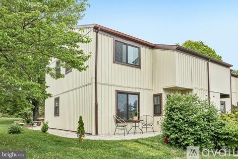 33 Hastings Ct 3 Beds Apartment for Rent