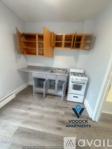 1335 Main St Studio Apartment for Rent - Photo gallery 4