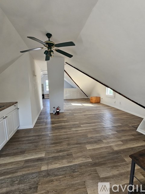 53 Davis Avenue 3 Beds Apartment for Rent