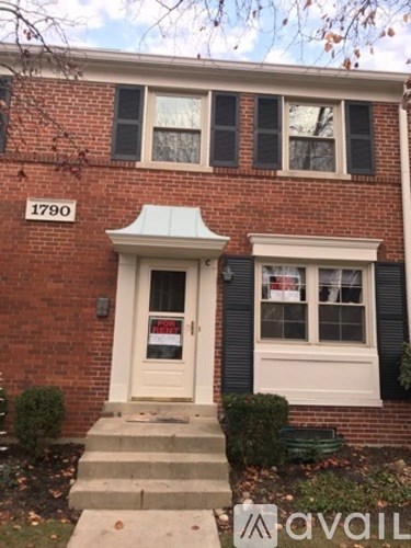 1790 Northwest Ct 2 Beds Apartment for Rent