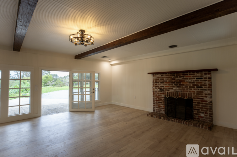 384 Crazy Horse Canyon Road 4 Beds Single Family Home for Rent - Photo gallery 2