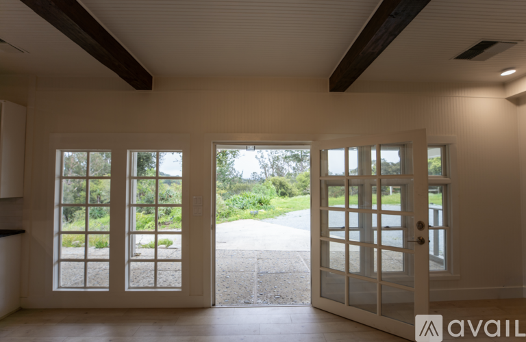 384 Crazy Horse Canyon Road 4 Beds Single Family Home for Rent - Photo gallery 3