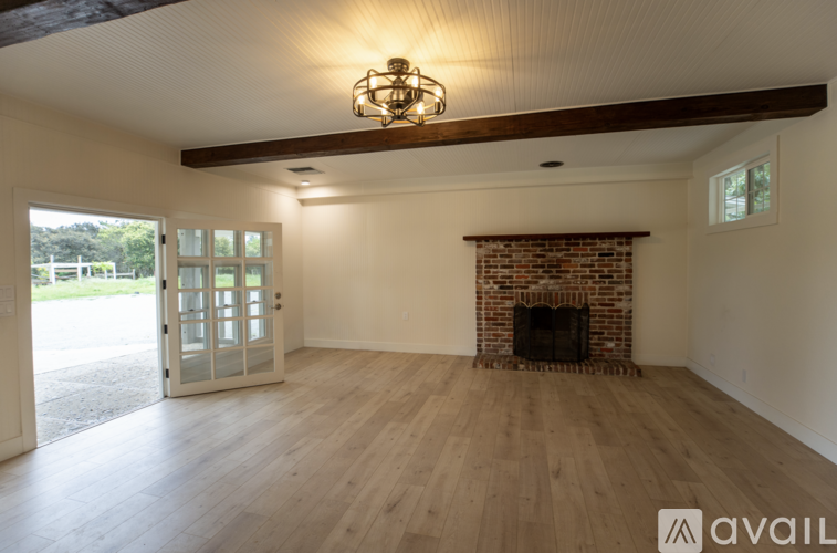 384 Crazy Horse Canyon Road 4 Beds Single Family Home for Rent - Photo gallery 4